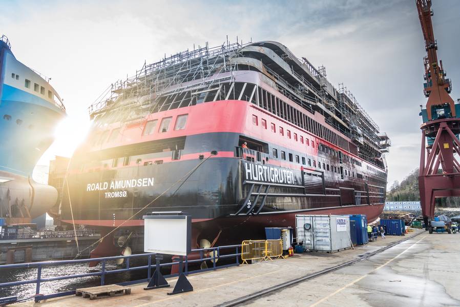 MS Roald Amundsen正在挪威Ulsteinvik的Kleven Verft AS码头建造。照片：Hurtigruten