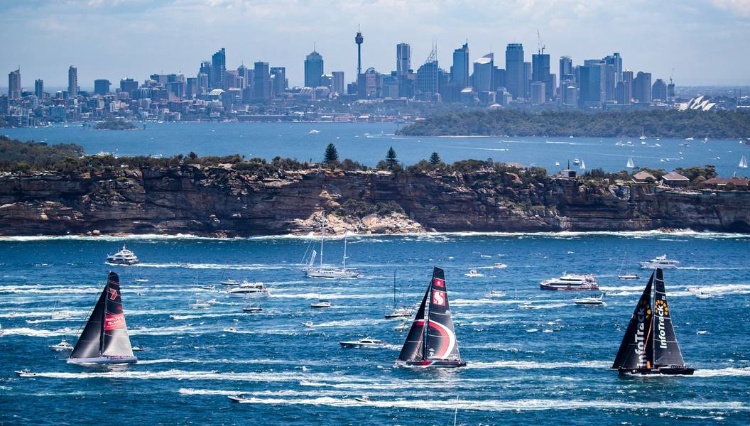 Wild Oats XI, Scallywag und Infotrack kurz nach dem Start des Rolex Sydney Hobart Yacht Race 2018. Foto: Mit freundlicher Genehmigung von Rolex Sydney Hobart Yacht Race.