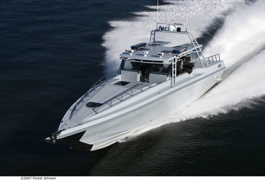Yacht- und Sportbootarbeit wird mit militärischen Handwerksjobs ausgeglichen. Bild Courtesy Ocean 5 Naval Architects.