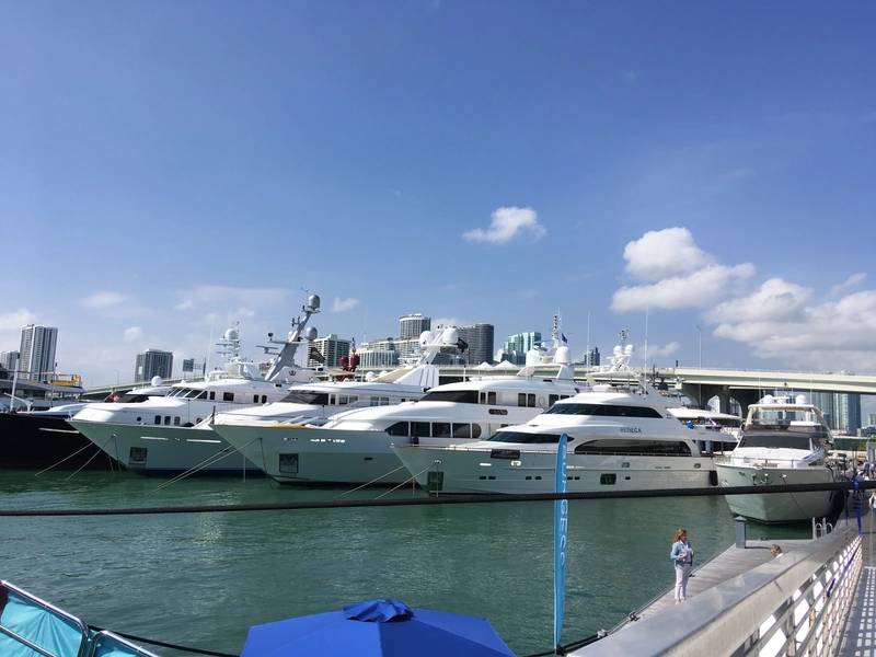 Μαϊάμι Yacht Show στο νησί Watson. Φωτογραφία από τη Λίζα Overing.
