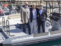 Bernard d’Alessandri, General Secretary and Managing Director of the Yacht Club de Monaco (center), with Leif Stavøstrand, founder of Evoy (left) and Stewart Wilkinson, Founder of Vita (right) at the Yacht Club de Monaco. (Photo credit: @Francesco Ferri / Vita)
