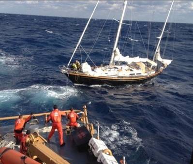 Getting a line on board: Photo credit USCG