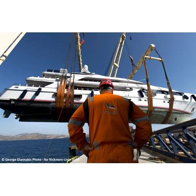 MV Rickmers Dalian loads the mega yacht off Lavrion (Photo: George Giannakis)